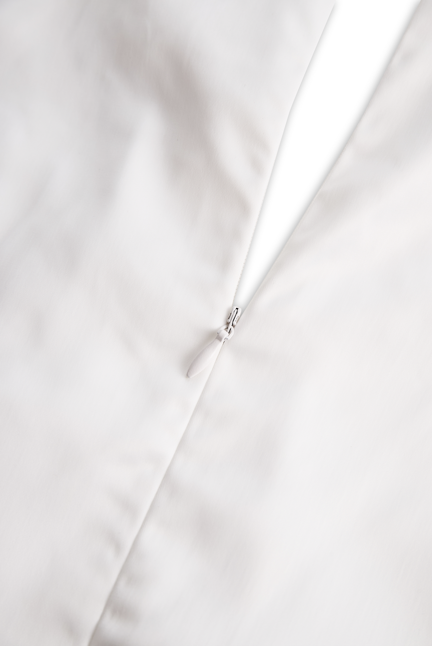 Sleeveless Shirt with 3D Floral Appliqu¨¦