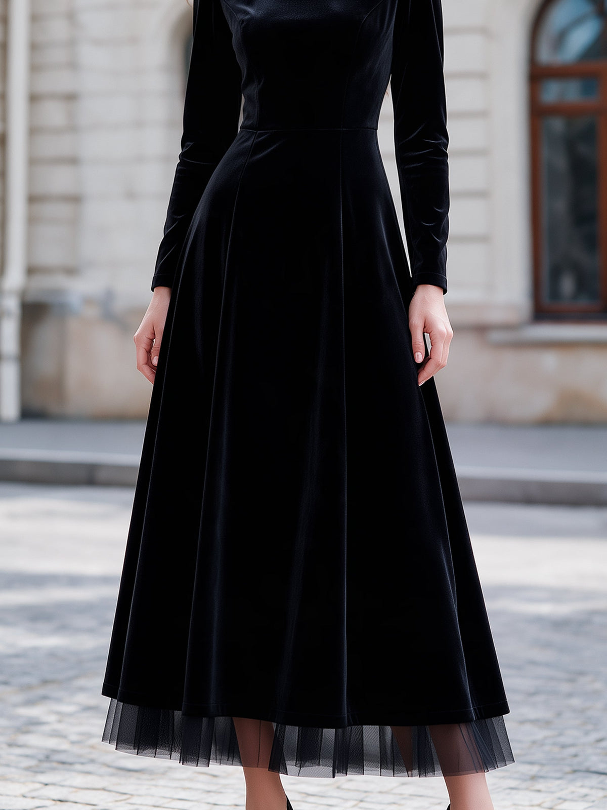 Elegant Long Sleeve Velvet Midi Dress with Mesh Hem