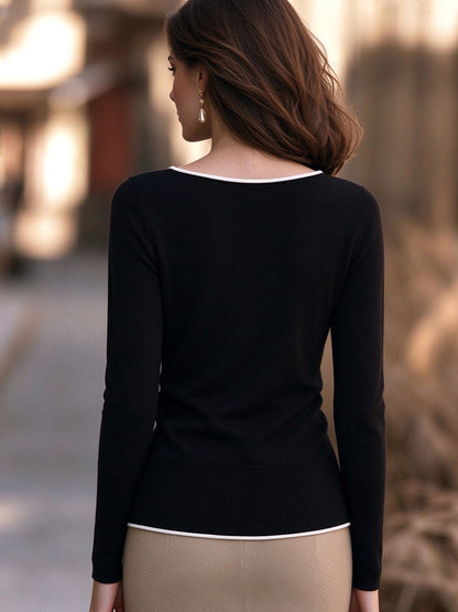 Contrast Trim Split-Hem V-Neck Fine Knit Sweater