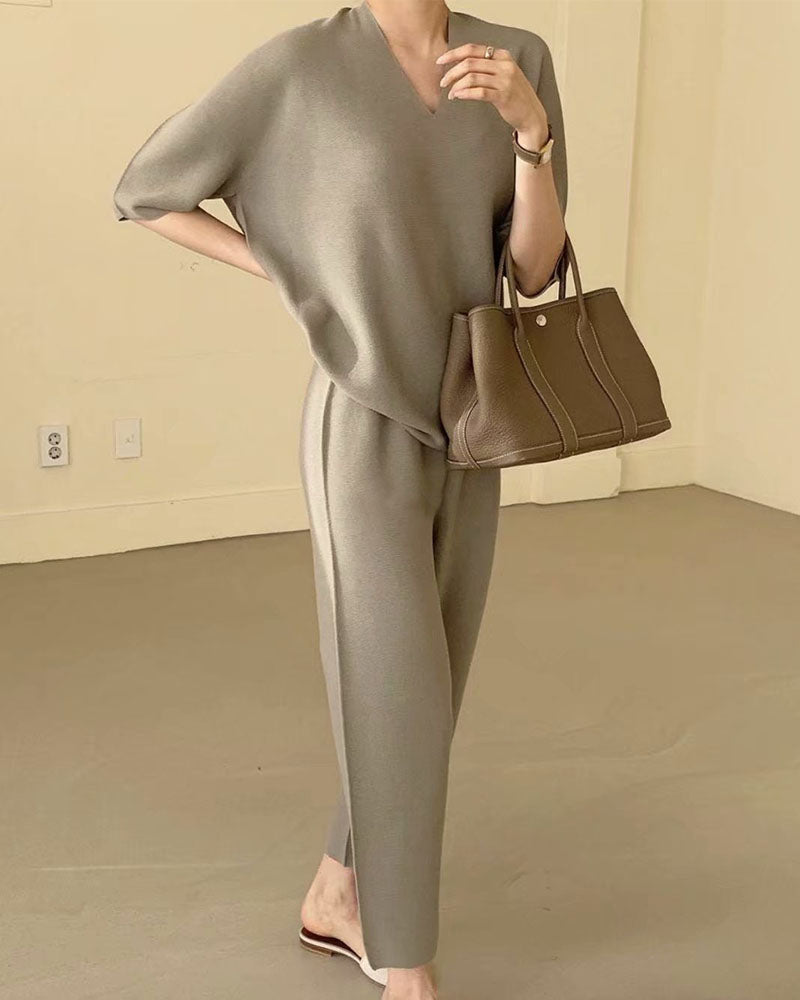 Solid Color Loose V-Neck Half-Sleeve Knit Set