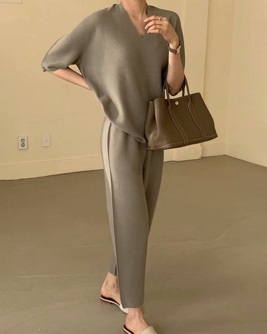 Solid Color Loose V-Neck Half-Sleeve Knit Set